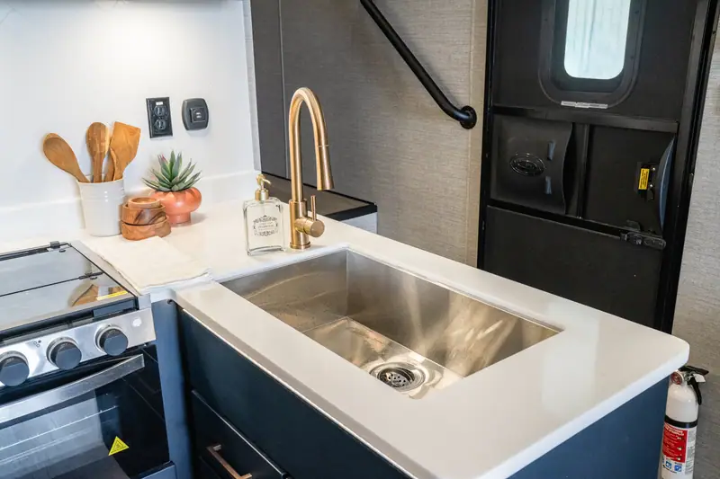 ATC Plā 650 Lightweight Fifth Wheel, official photo 5