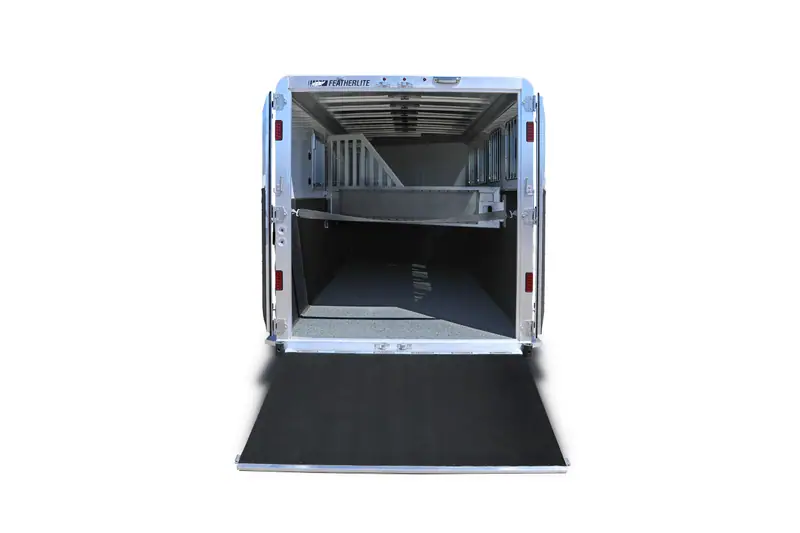 Featherlite Model 9400 Premier Tack, official photo 6