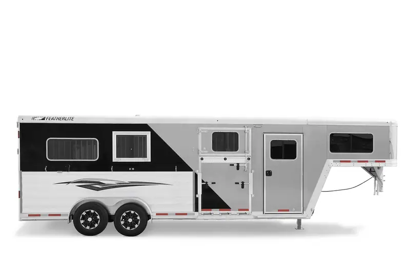 Featherlite Model 9500, official photo 3