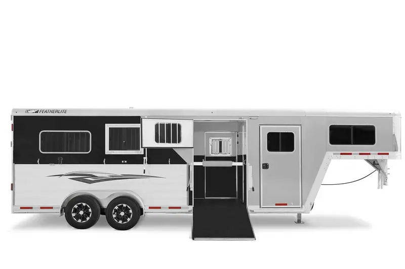 Featherlite Model 9500, official photo 4