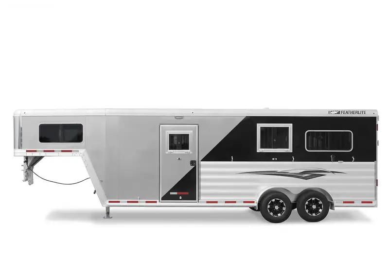 Featherlite Model 9500, official photo 5